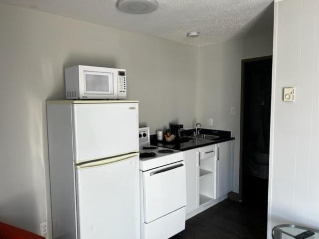 Super 8 By Wyndham Penticton Μοτέλ Εξωτερικό φωτογραφία